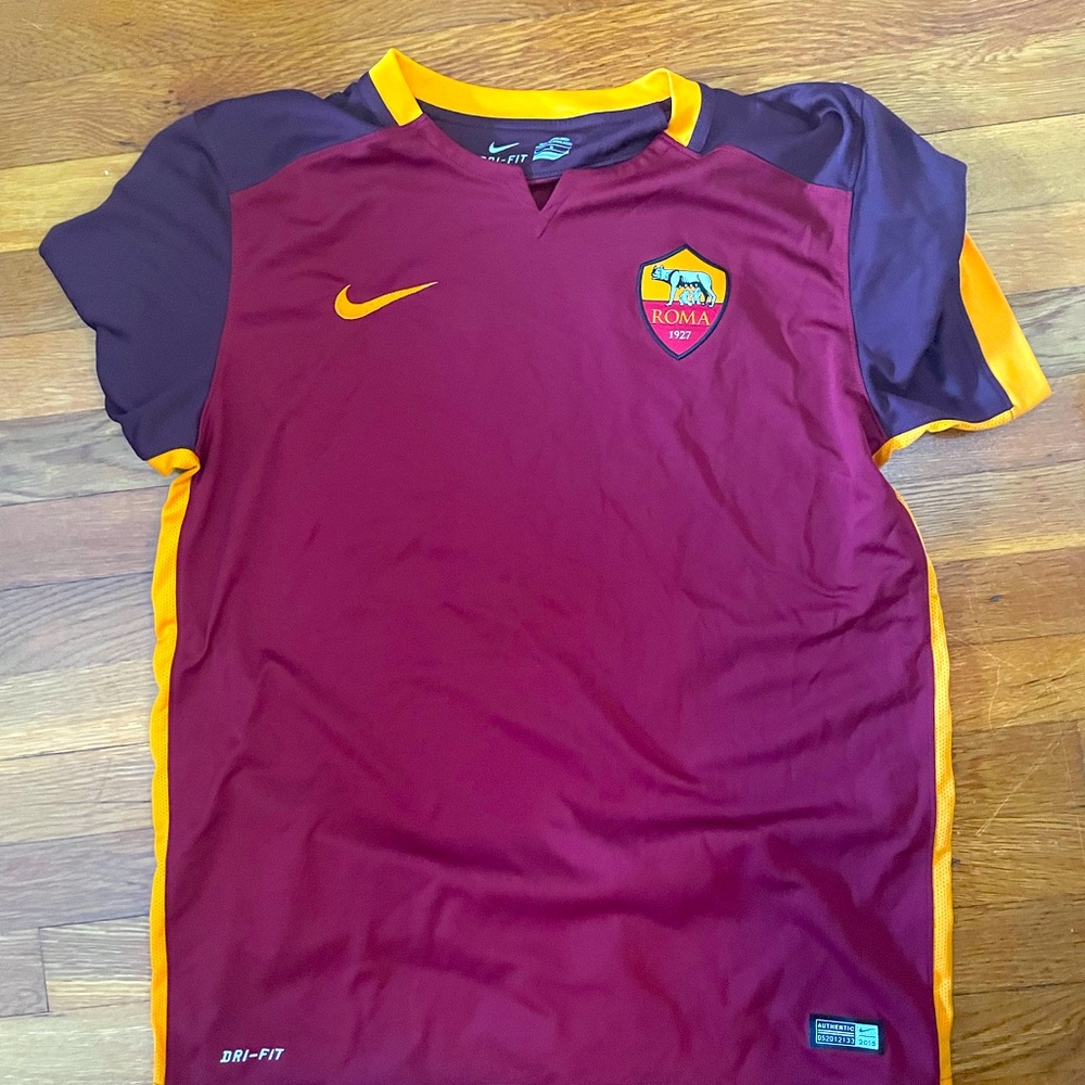 Men’s Large Roma Nike Kit